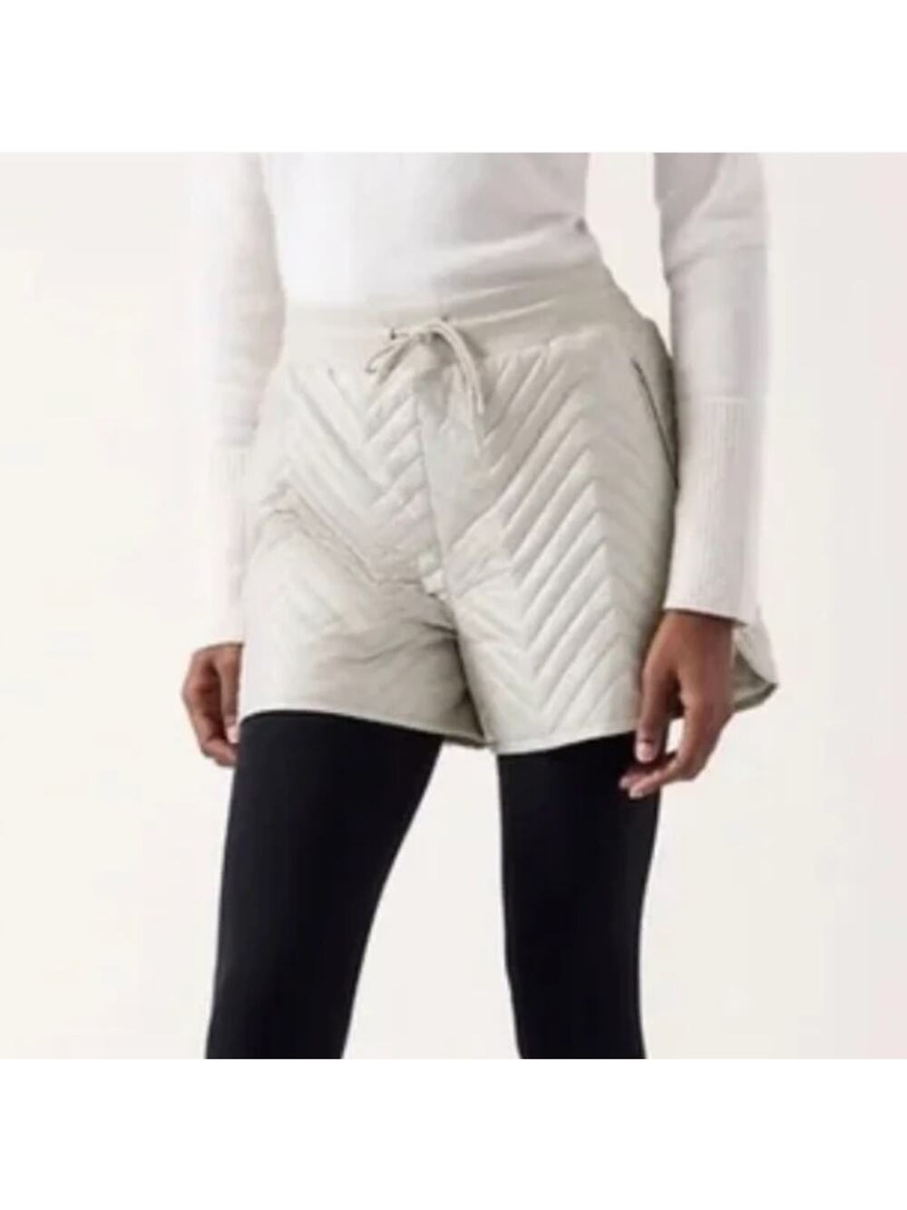 NWT Athleta Apres Ski tan beige cream quilted shorts, 12
